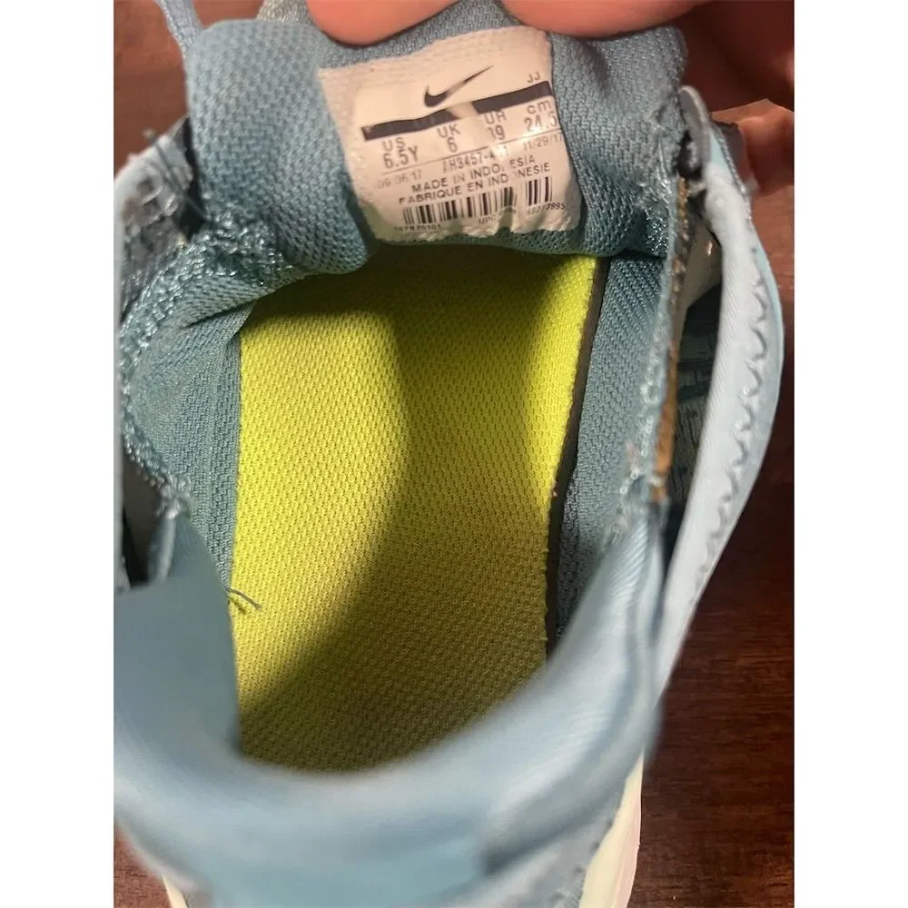 Nike Free RN Girls Athletic Shoes Blue Size 6.5 Youth Lightweight